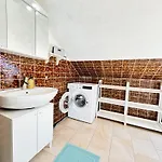 65m² Brunsbek Mit 2 Schlafzimmer - 5 Minuten Zur A1 *